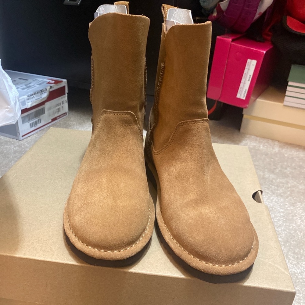 Ugg boots - Picture 2 of 4